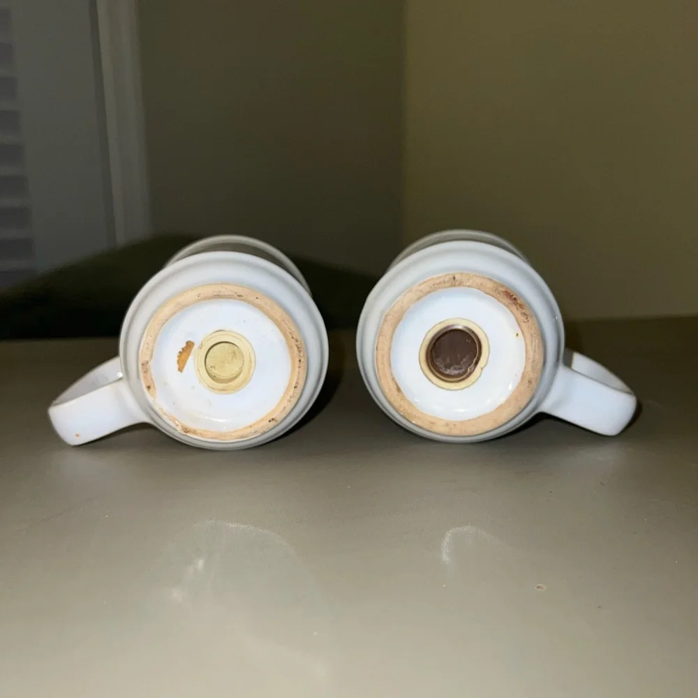Vintage Strawberry Ceramic Salt & Pepper Shaker Set (Mug Style with Lids)